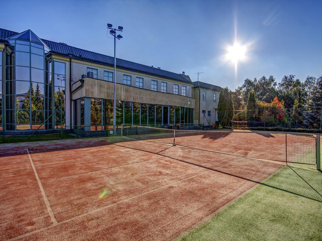 Green Hotel Komorniki  Exterior foto