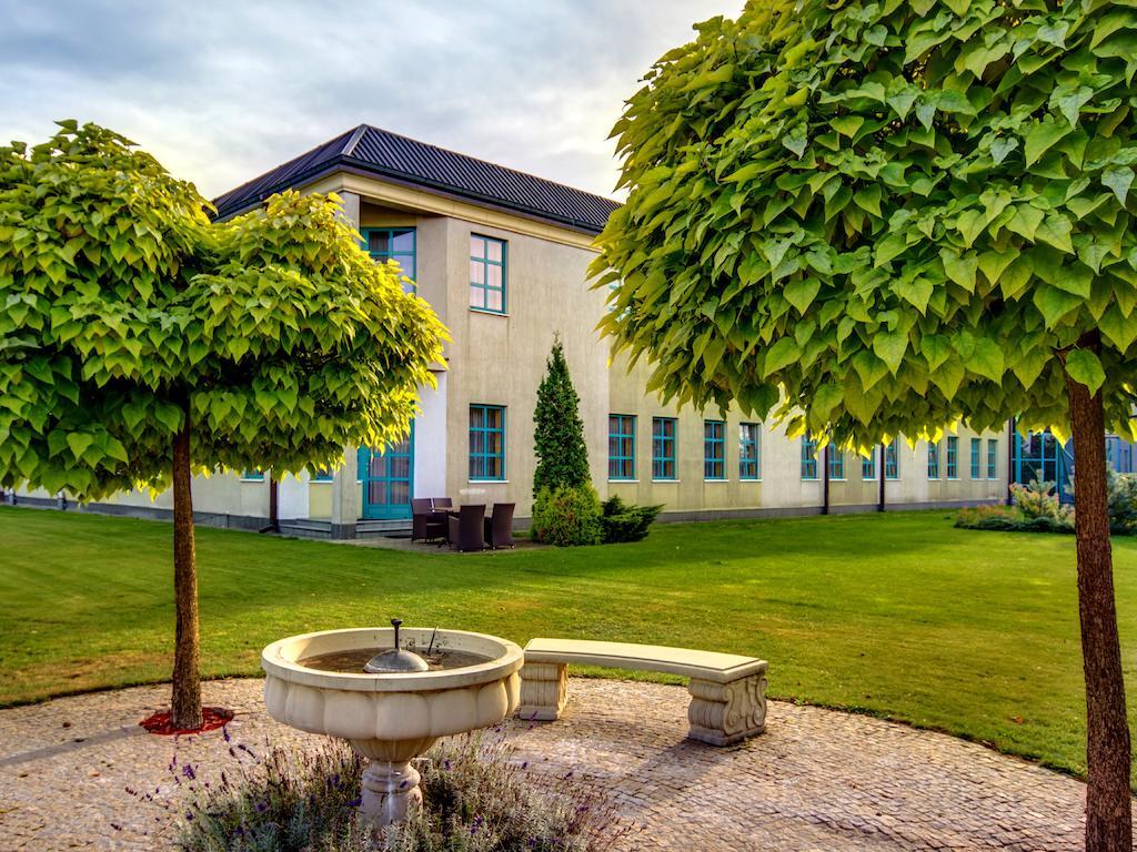 Green Hotel Komorniki  Exterior foto